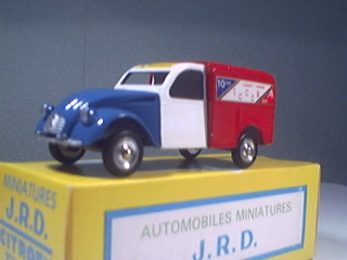 JRD AUTO TAMPONNEUSE composition jouet  ancien VIBRO  cij Citroën jrd 