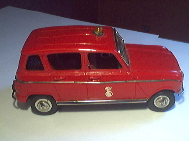 Location RENAULT 4L de 1976 pour mariage - Isère